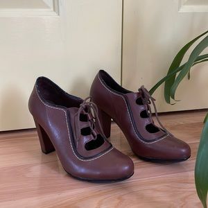 Brown leather Rockport high heels; Women’s size 8